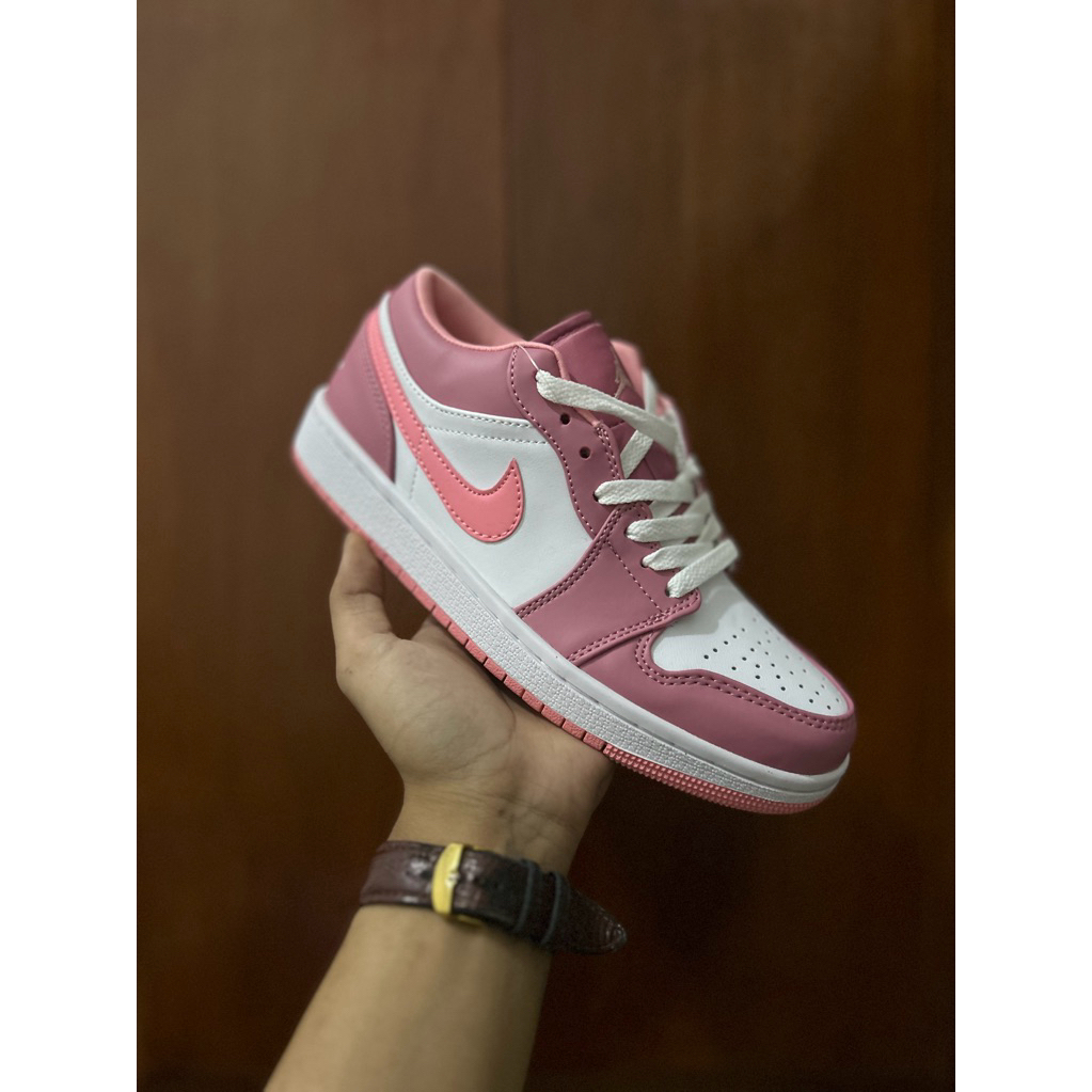 Sepatu sneakers wanita jordan valentin