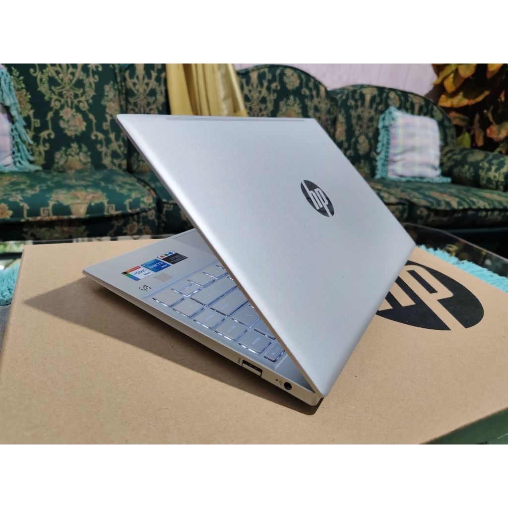 laptop hp pavilion 13 bb0062tu core i5 1135g7 8/512 vga intel iris xe fhd ips