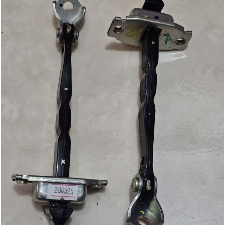 Check Door Stopper pintu Avanza xenia tahanan pintu tengah original