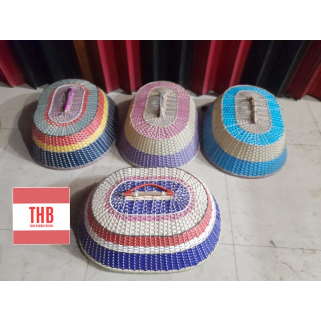 Tudung saji, rangka dr rotan + bagian warna2 dr rotan sintetis / plastikOval 68 cm x 50 cm x 20 cm