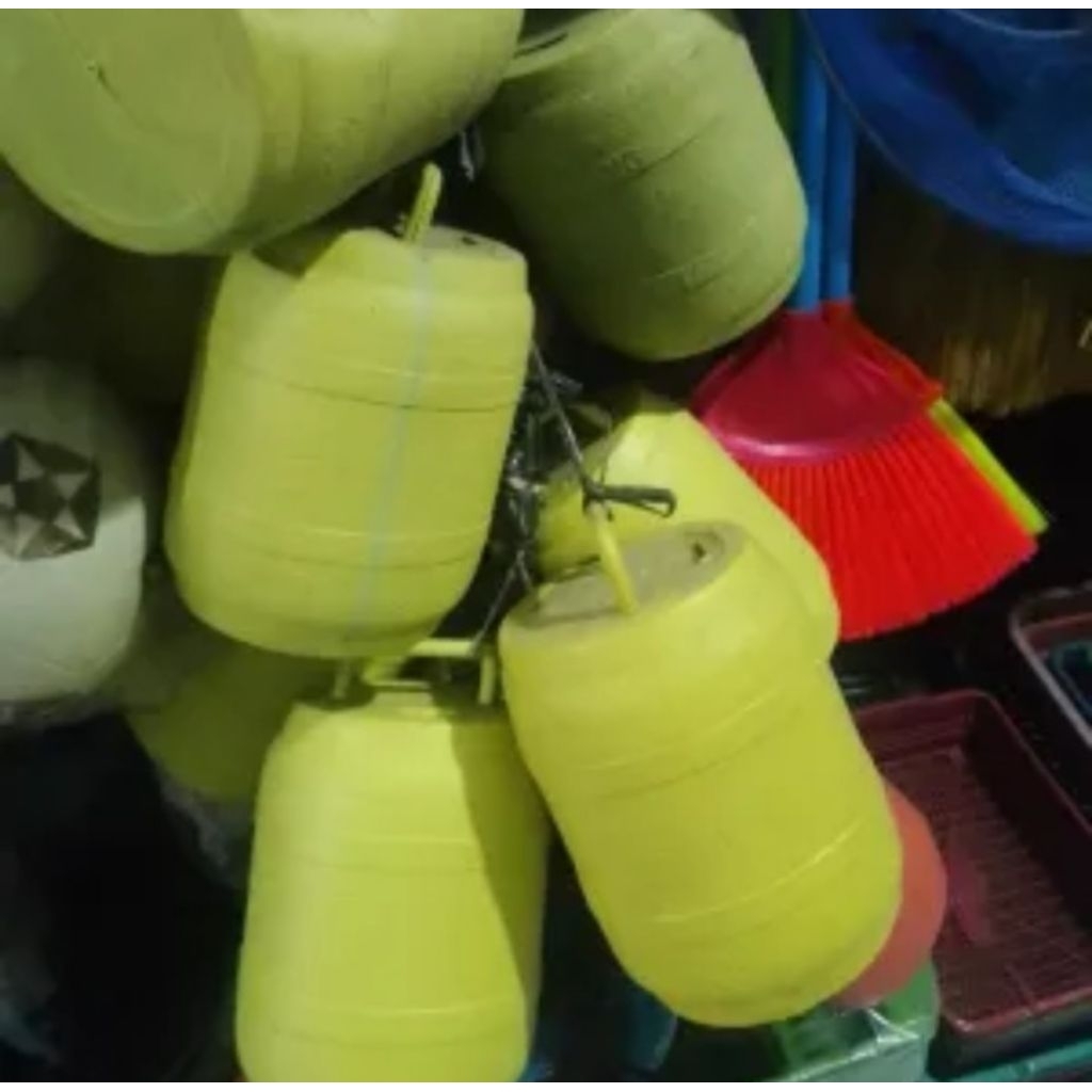Celengan Plastik Besar