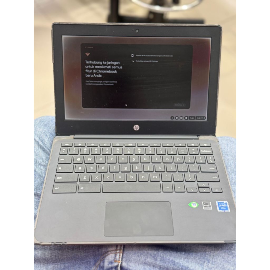 Hp Chromebook 11 G8 EE unit saja minus wifi gabisa, jadi gabisa masuk menu. lecet pemakaian di casin