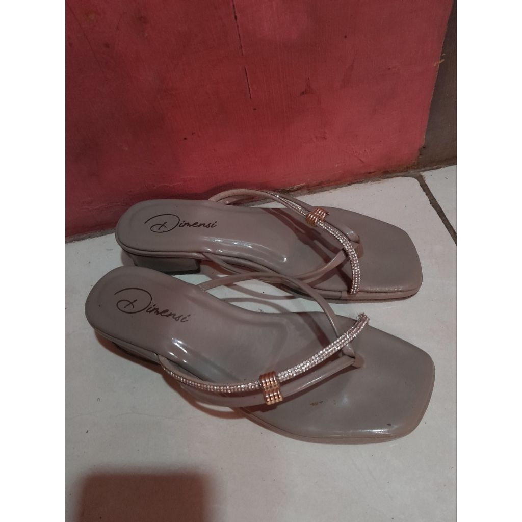 PRELOVED  Sandal Wanita