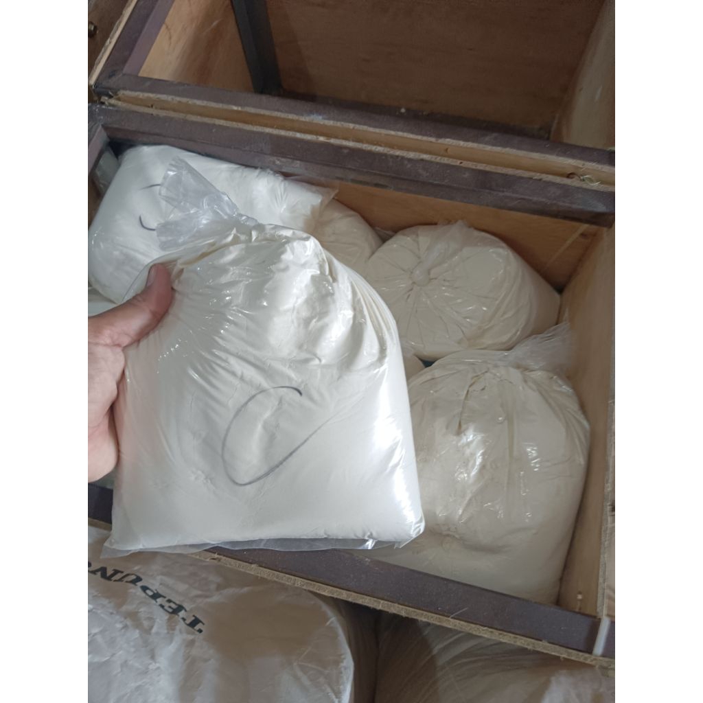 Terigu cakra kembar curah karungan 1 kg terigu protein tinggi
