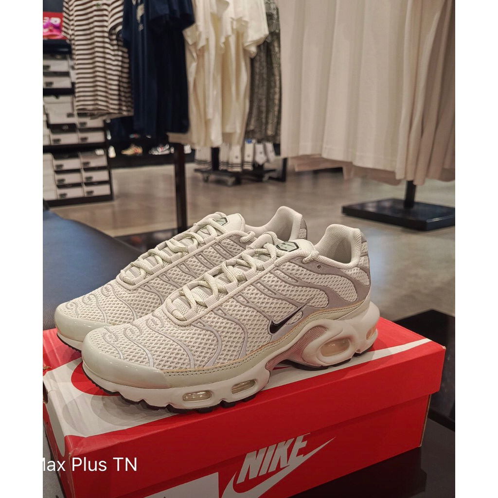 PRELOVED SEPATU 36,5