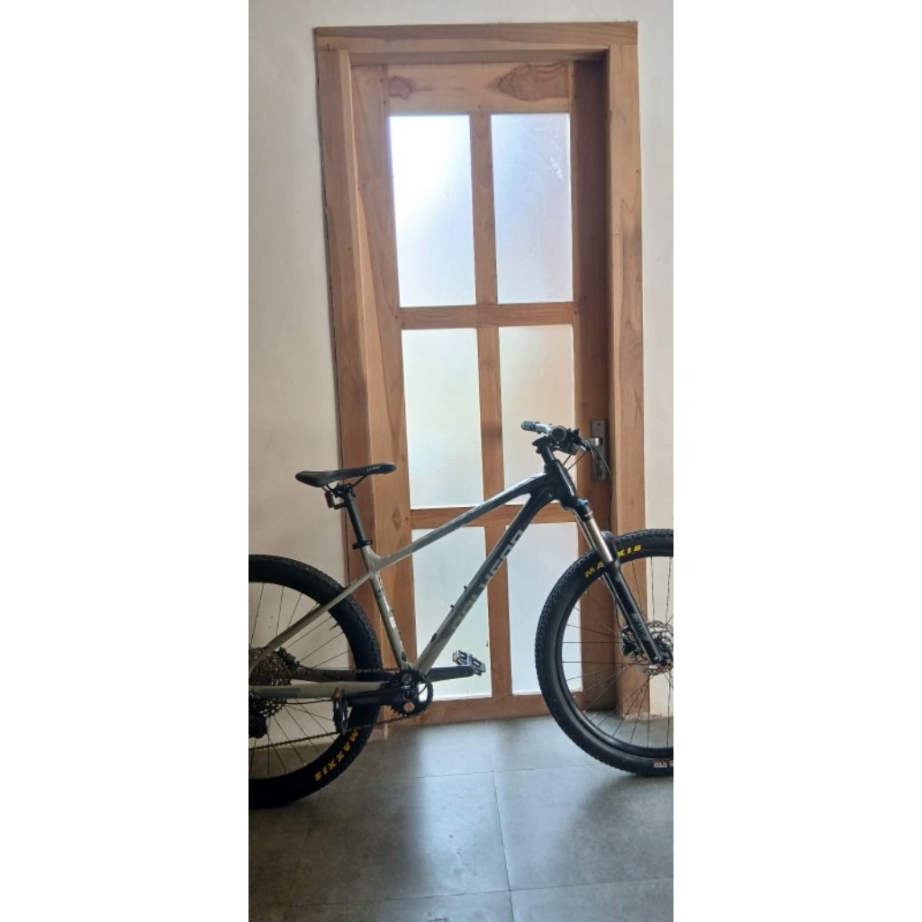 Sepeda Polygon Xtrada 7 tahun 2025 Size M 27.5 second