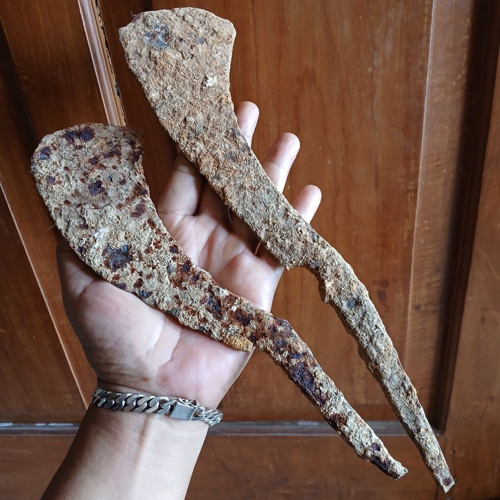 Koleksi Temuan Galian Tanah 2 Buah Pusaka KUNO Kudi Budho era KaBudhan