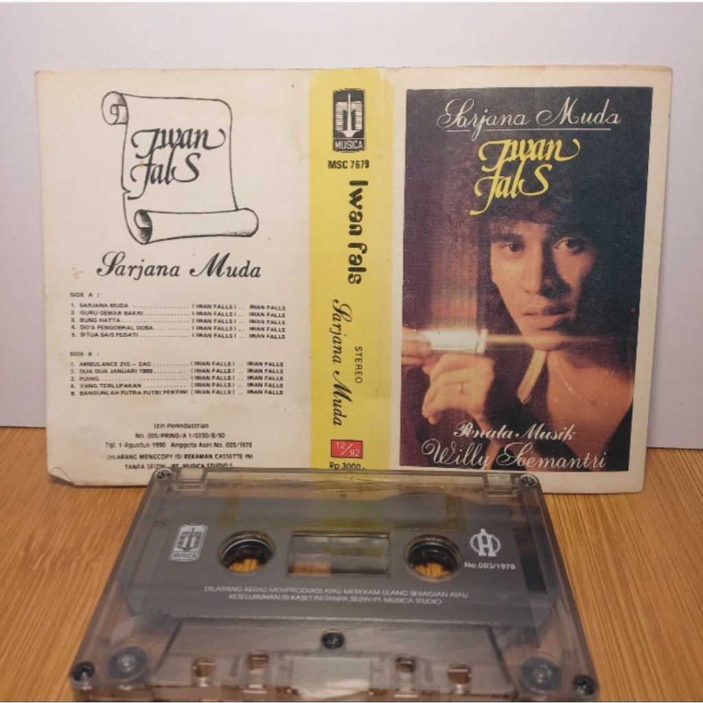 Kaset iwan Fals - Sarjana Muda