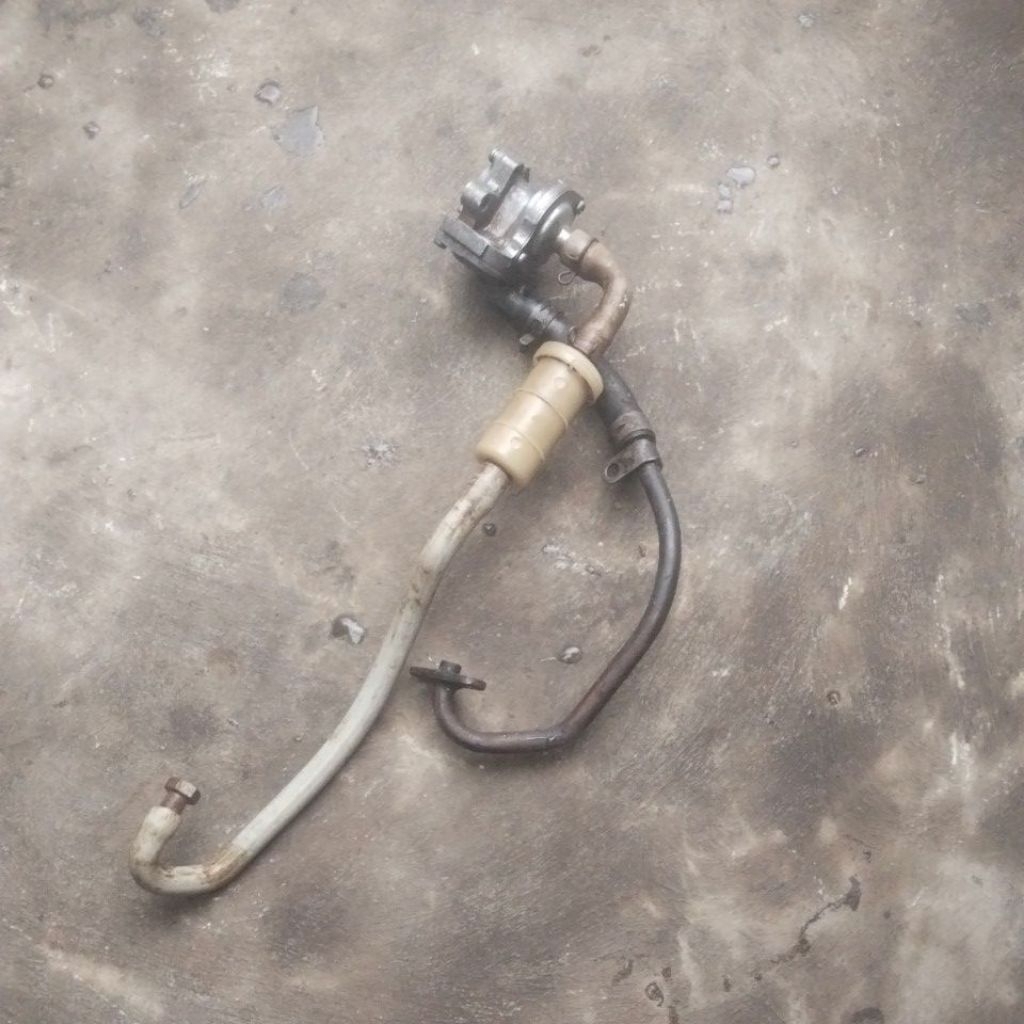 EMISI KARBU SELANG PIPA AIS YEIS ORIGINAL HONDA SUPRA X 125 BATMAN/OLD