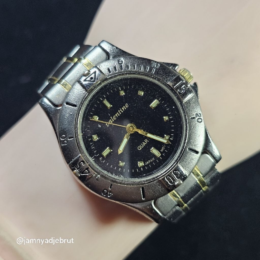 Jam Diver Valentine Vintage Grey Black Bekas