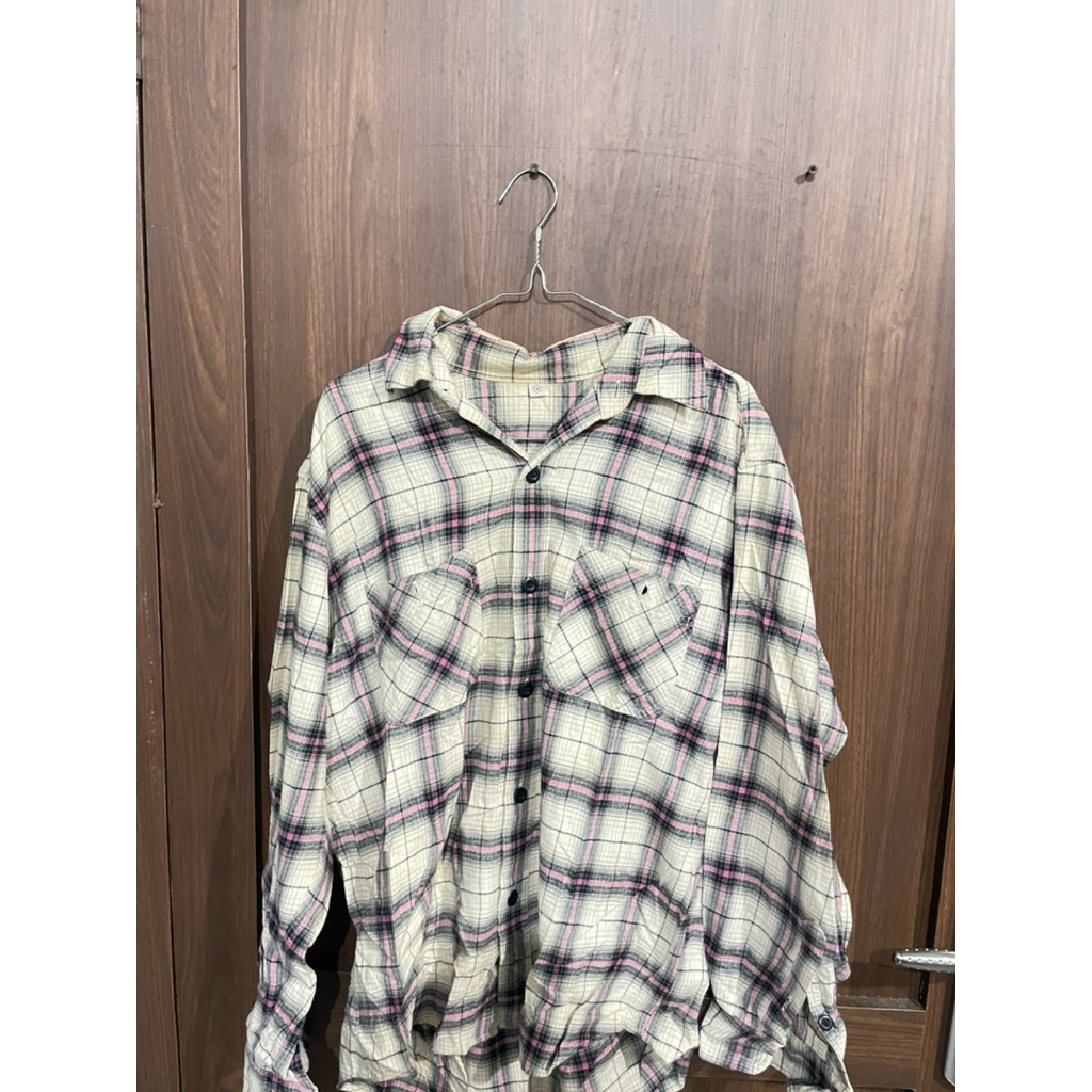 PRELOVED Kemeja Flanel Wanita