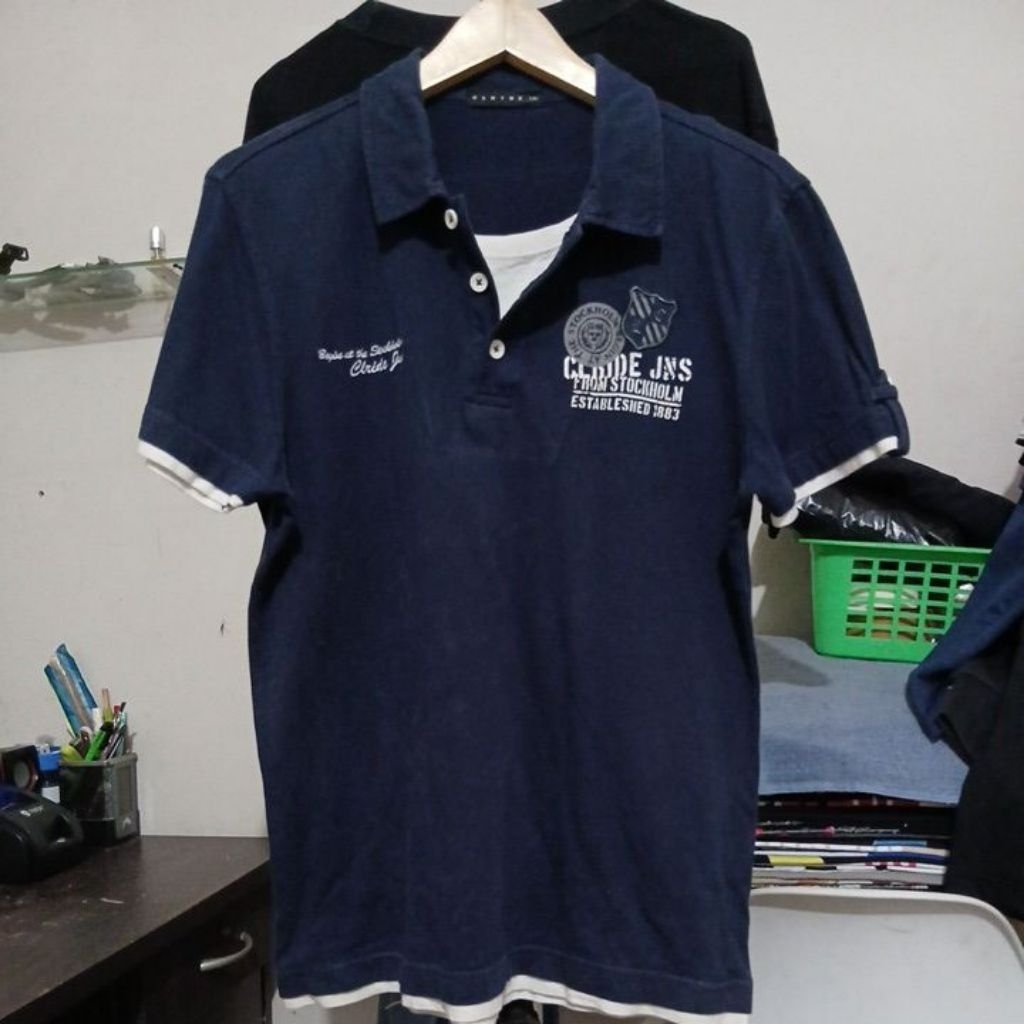 Kaos kerah bahan katun tebal lembut warna navy pekat logo bordir CLRIDE second Original size M ld 10