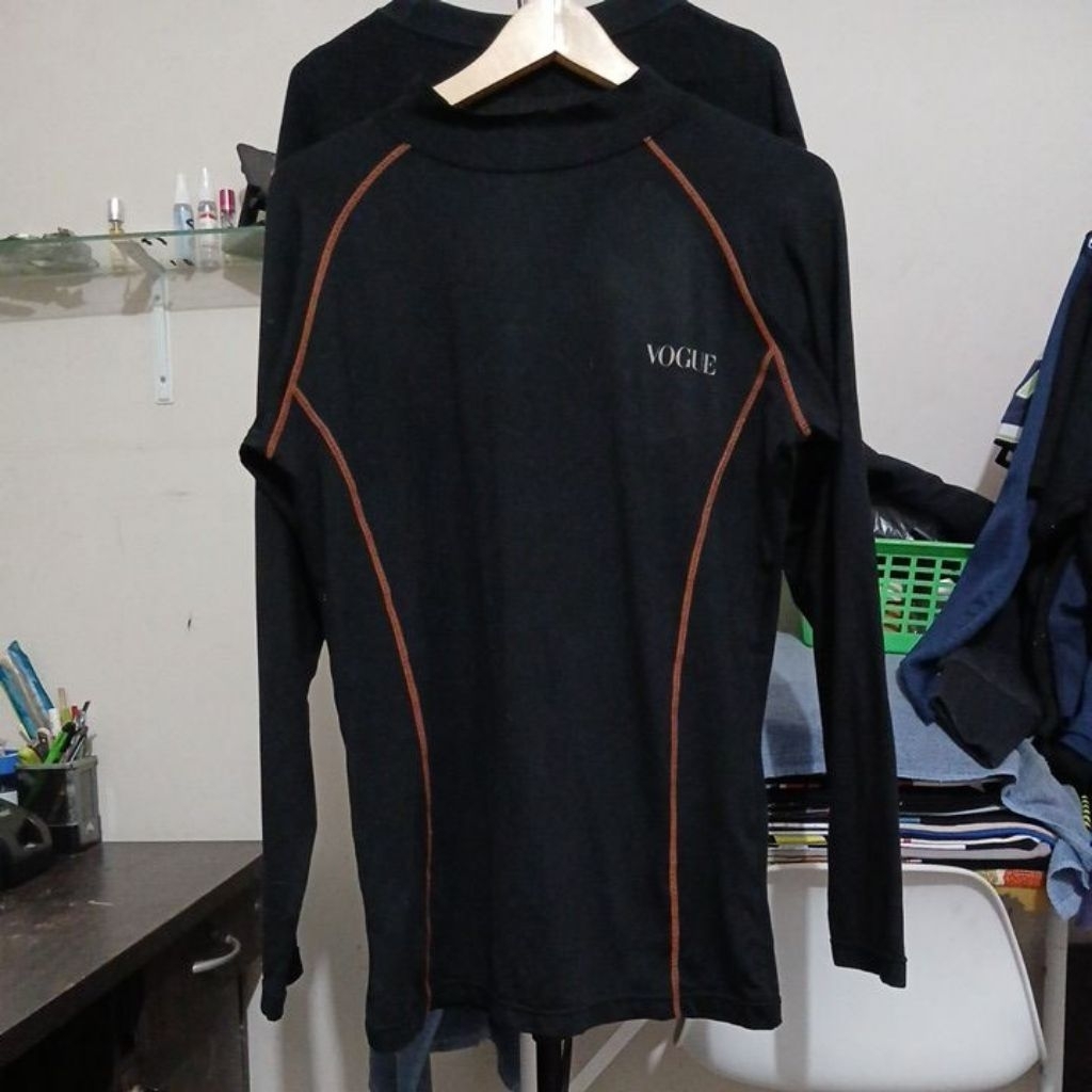 Kaos dry fit tebal lengan panjang kerah semi turtle VOGUE second fashion size S-L ld 100cm-110c pjg 