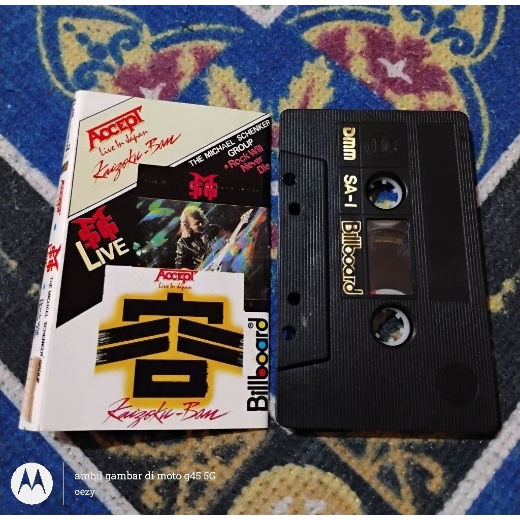 Kaset pita split Accept & MSG - live