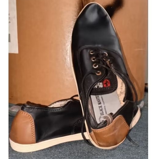 PRELOVED SEPATU PRIA SLIP ON BLACK MASTER UJUNG LANCIP