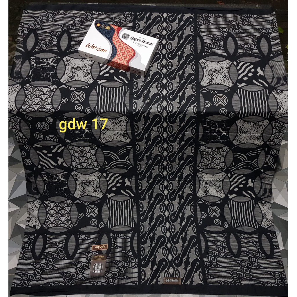 Sarung Gajah duduk warisan