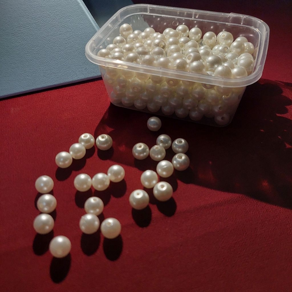 MANIK MANIK MUTIARA PUTIH