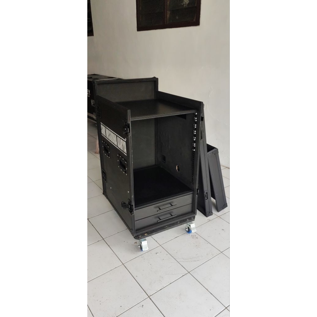 Hardcase 16U Top Mixer