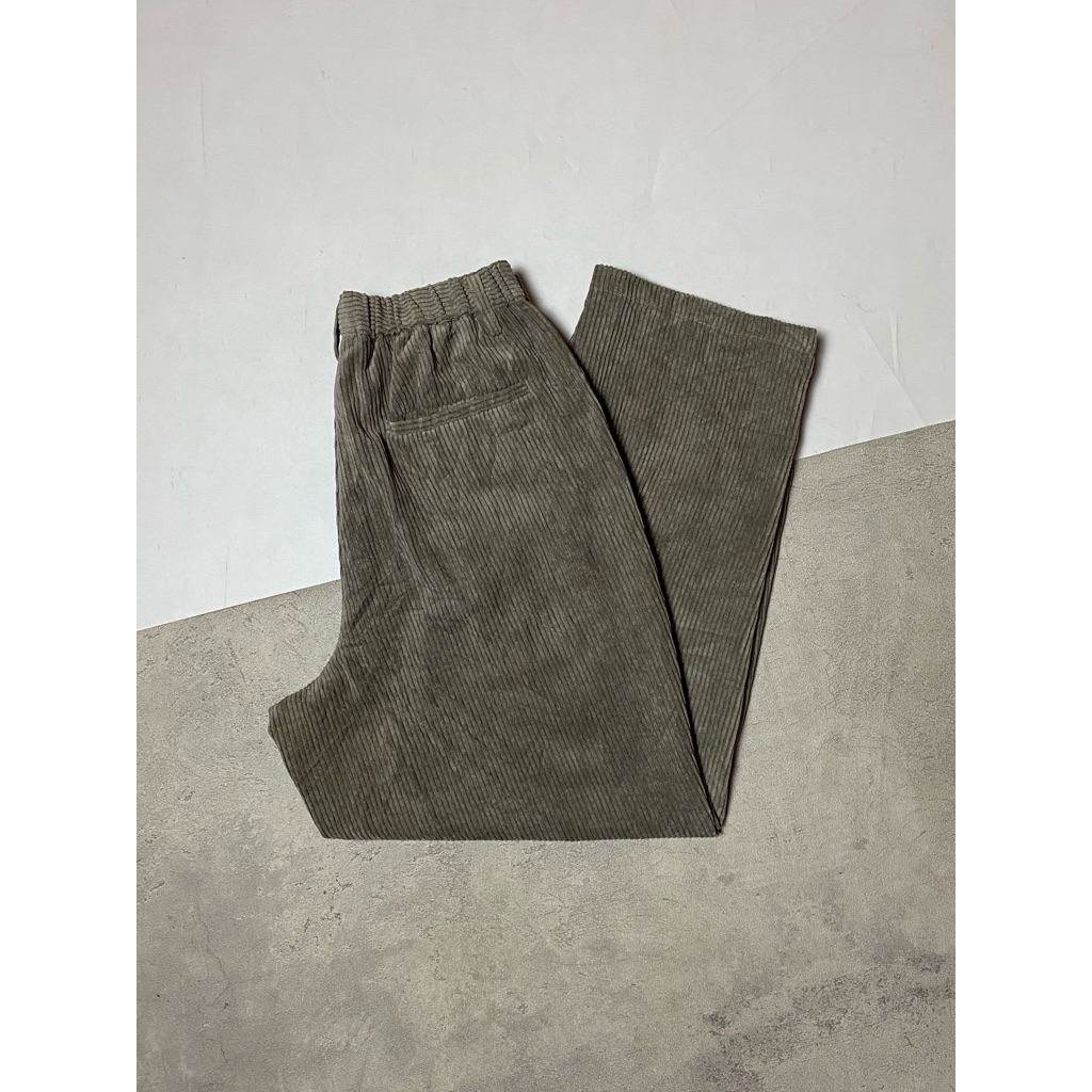 ZT 668 - JUNRED Relaxed Corduroy Pants.