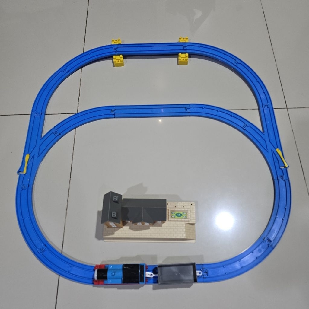Takara Tomy Plarail Thomas Maithwaite Station Set Bekas
