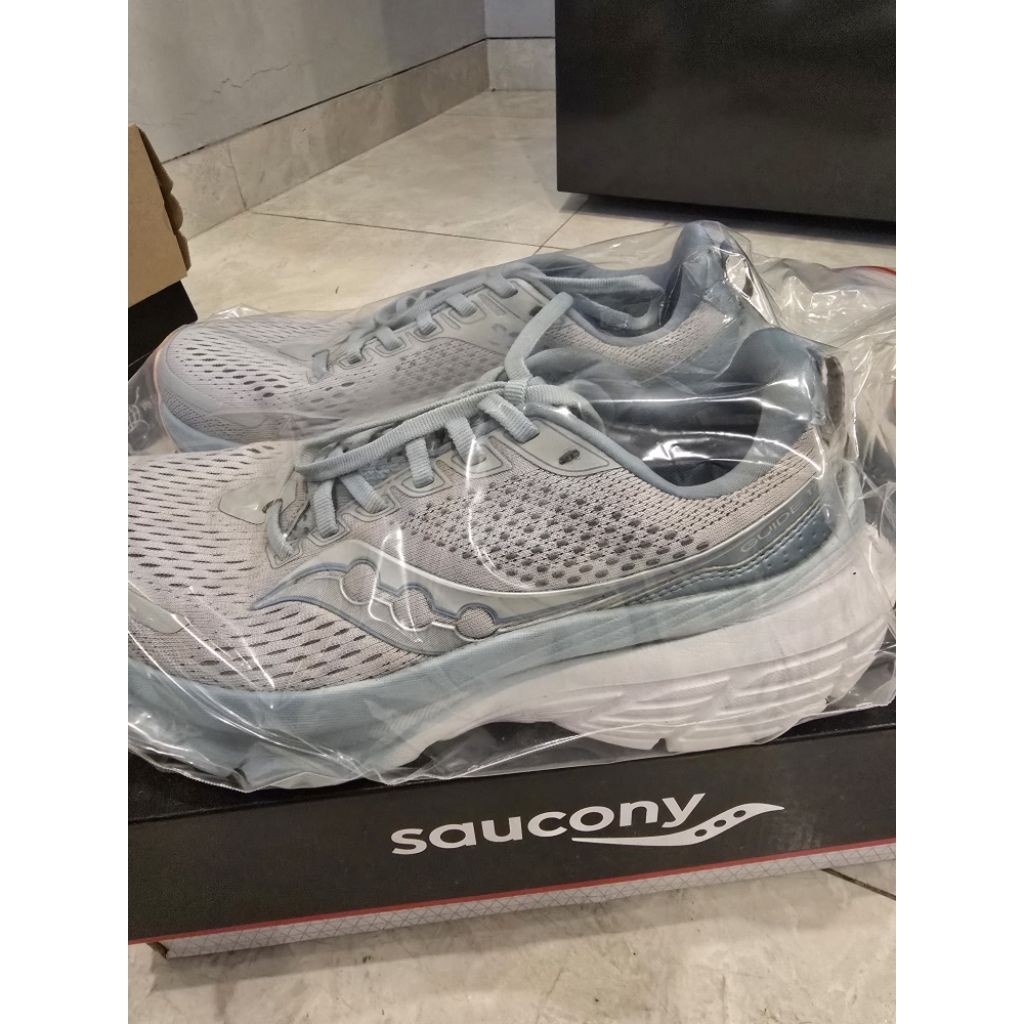 Running Shoes Saucony Guide 17