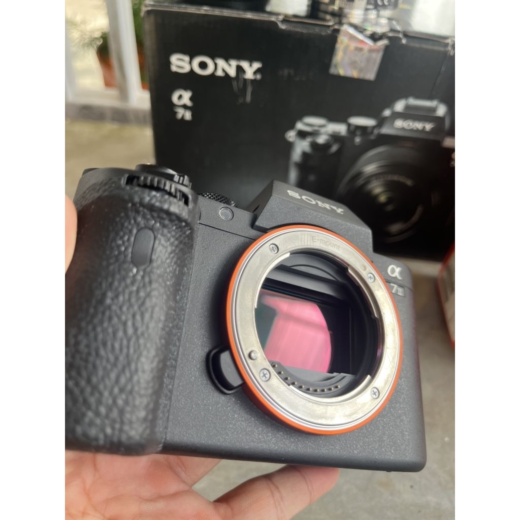 Sony a7ii + Lensa FE 28-70mm Lensa FE 50mm f1.8  Fullset