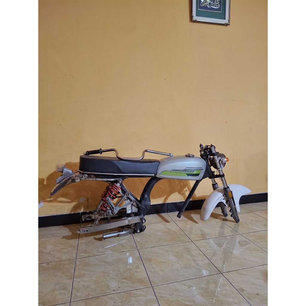 RANGKA SET/BODY SET CB TATANAN TINGGAL NAIK MESIN
