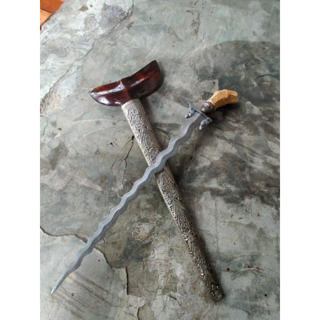 pusaka omyang jimbe pamor sepuh