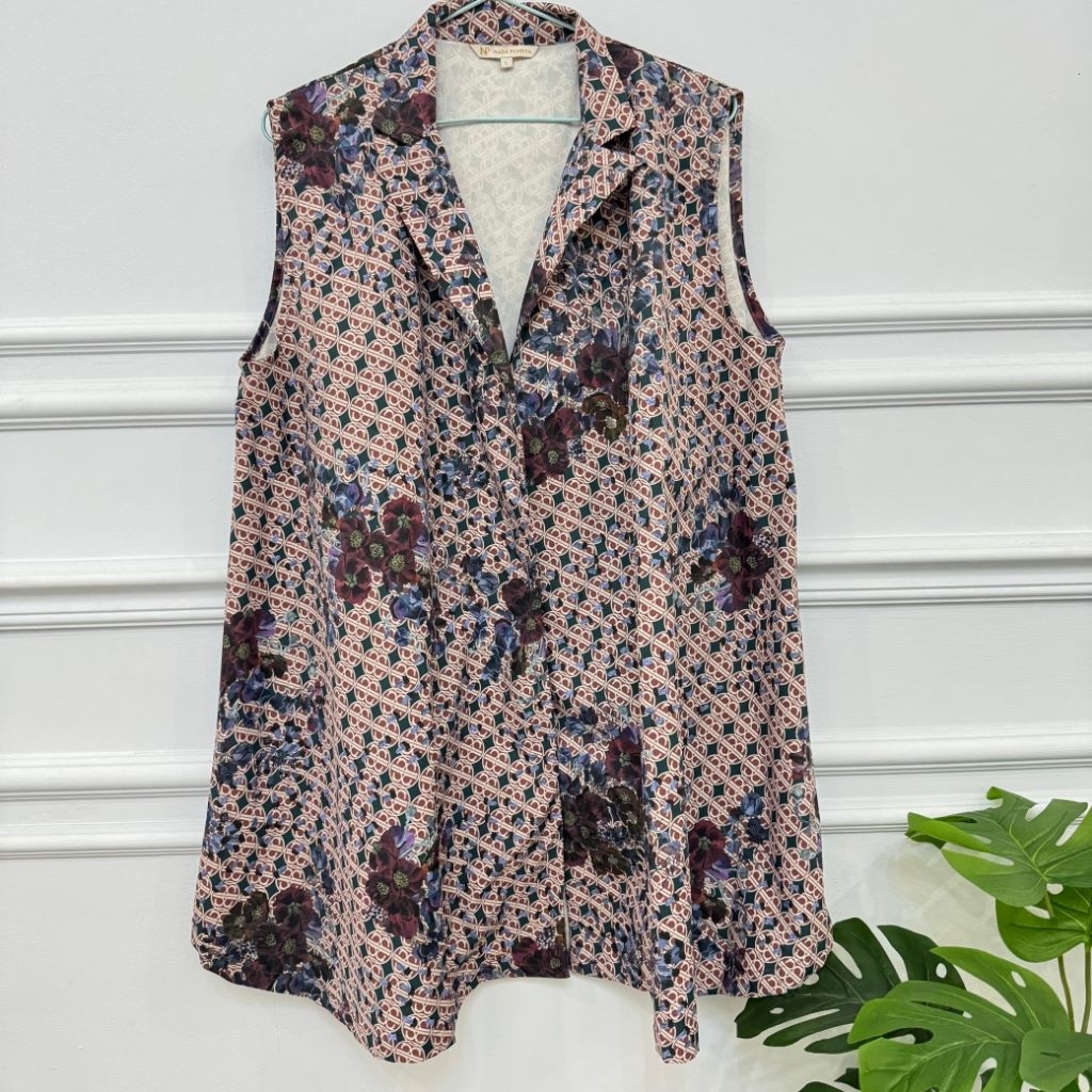 PL Monogram Flower Vest L Nada Puspita