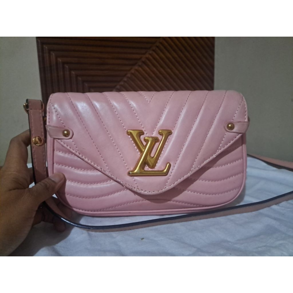 tas slempang LV baby pink