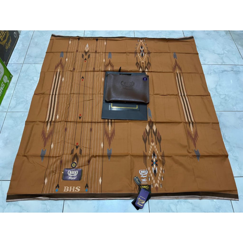 SARUNG BHS ROYAL STB GOLD