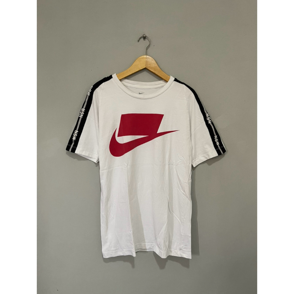 Kaos Nike Tapped Original / Kaos Nike Center Original / Kaos Nike NSW / Kaos Nike Sports Wear / Kaos