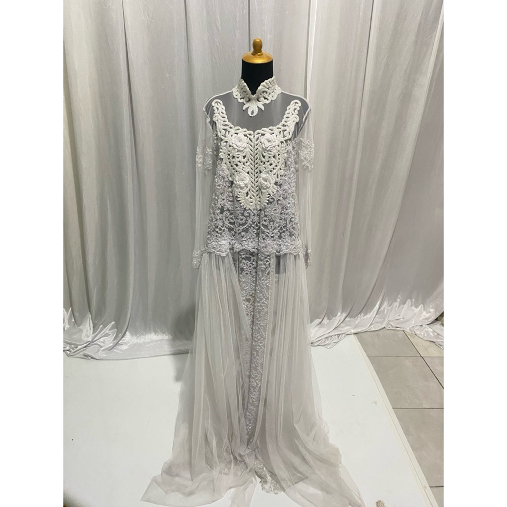 kebaya pengantin bekas