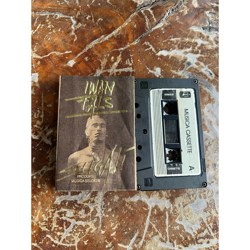 kaset pita iwan fals sugali rilisan 83