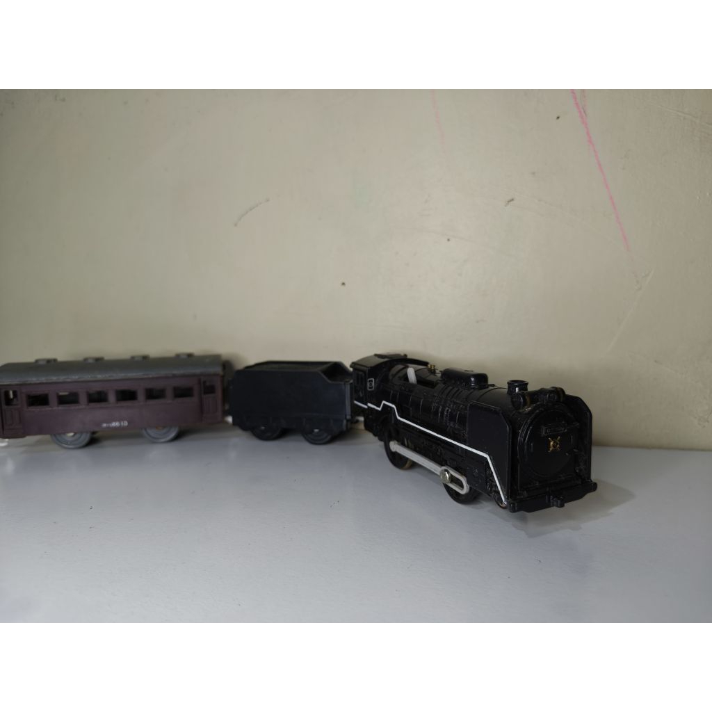 Kereta Takara Tomy Plarail Locomotif