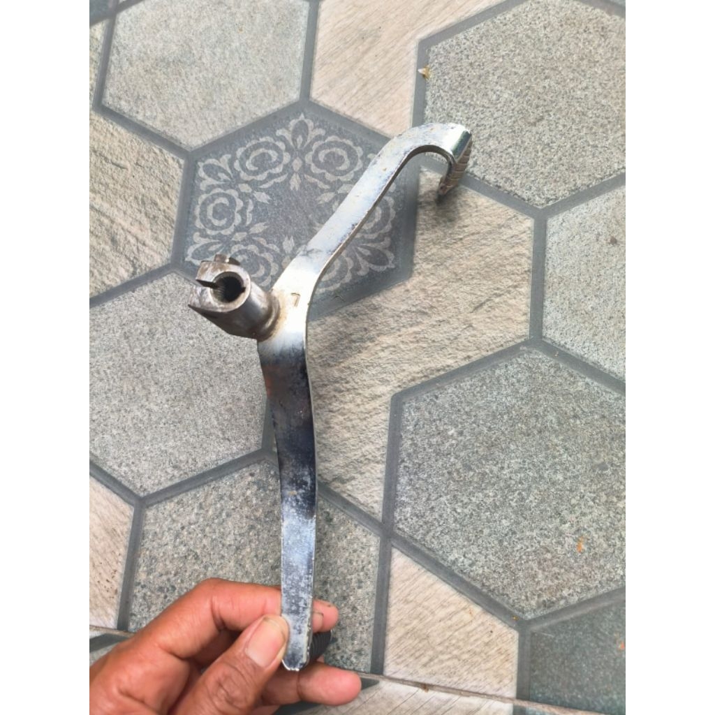 tiang tuas persneling bekas original Supra x 125 copotan motor