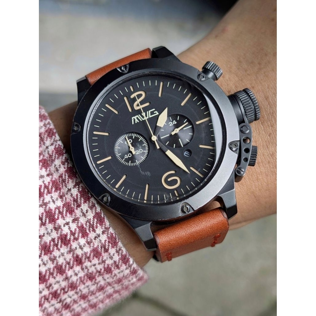 Molarity Watch Group (MWG) Vintage-01 Chronograph