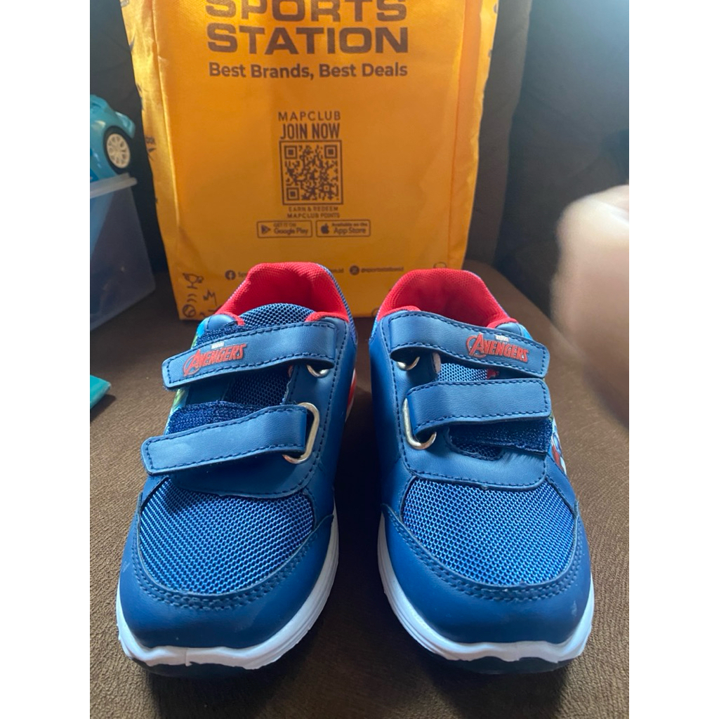 sepatu anak avengers