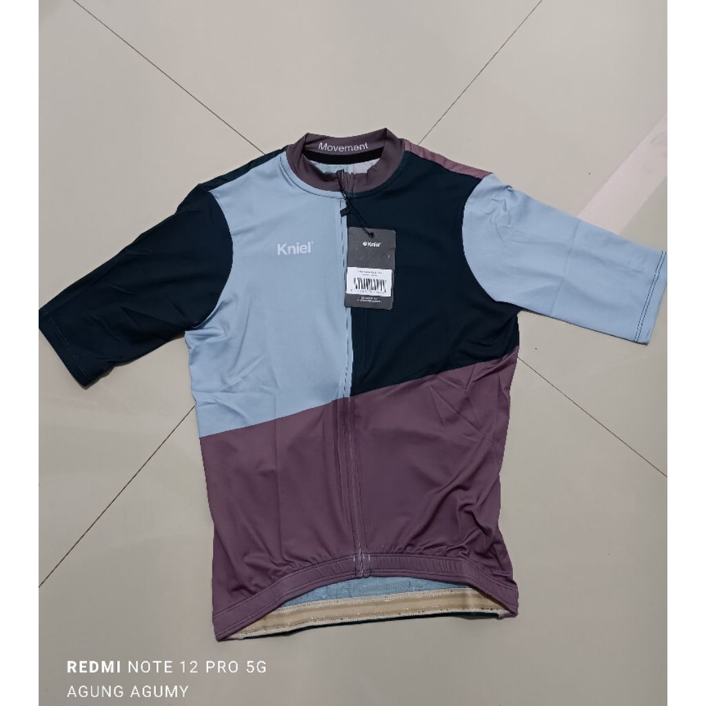 Jersey sepeda kniel movement new with tag