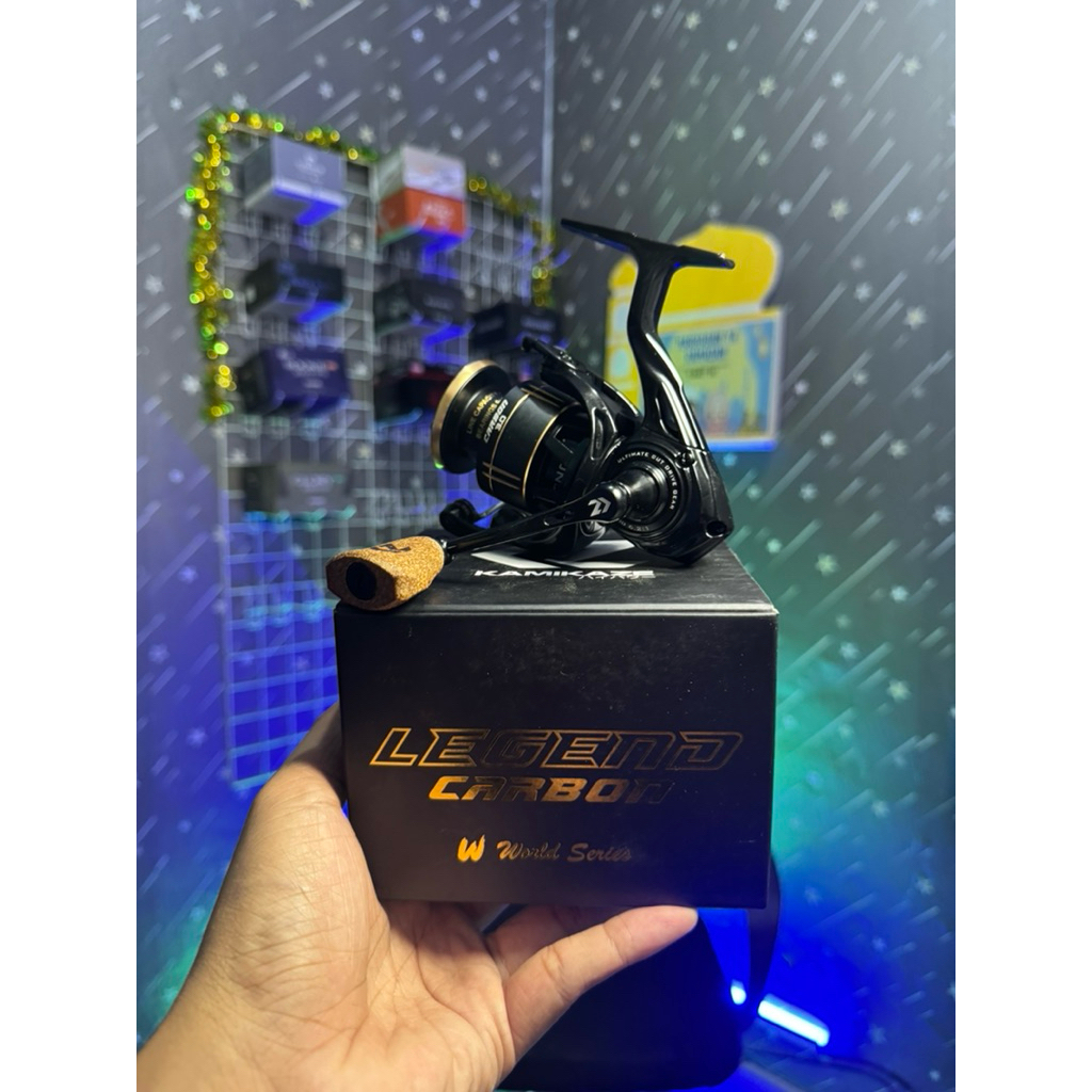 Reel KAMIKAZE LEGEND CARBON SW 3000 (WORLD SERIES) - Power Handle