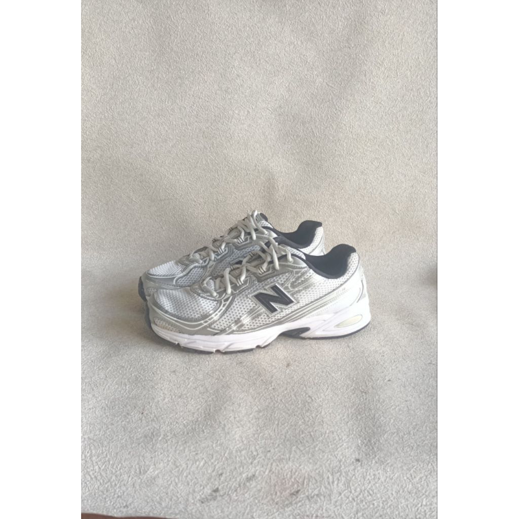 Sepatu second branded nb size 45