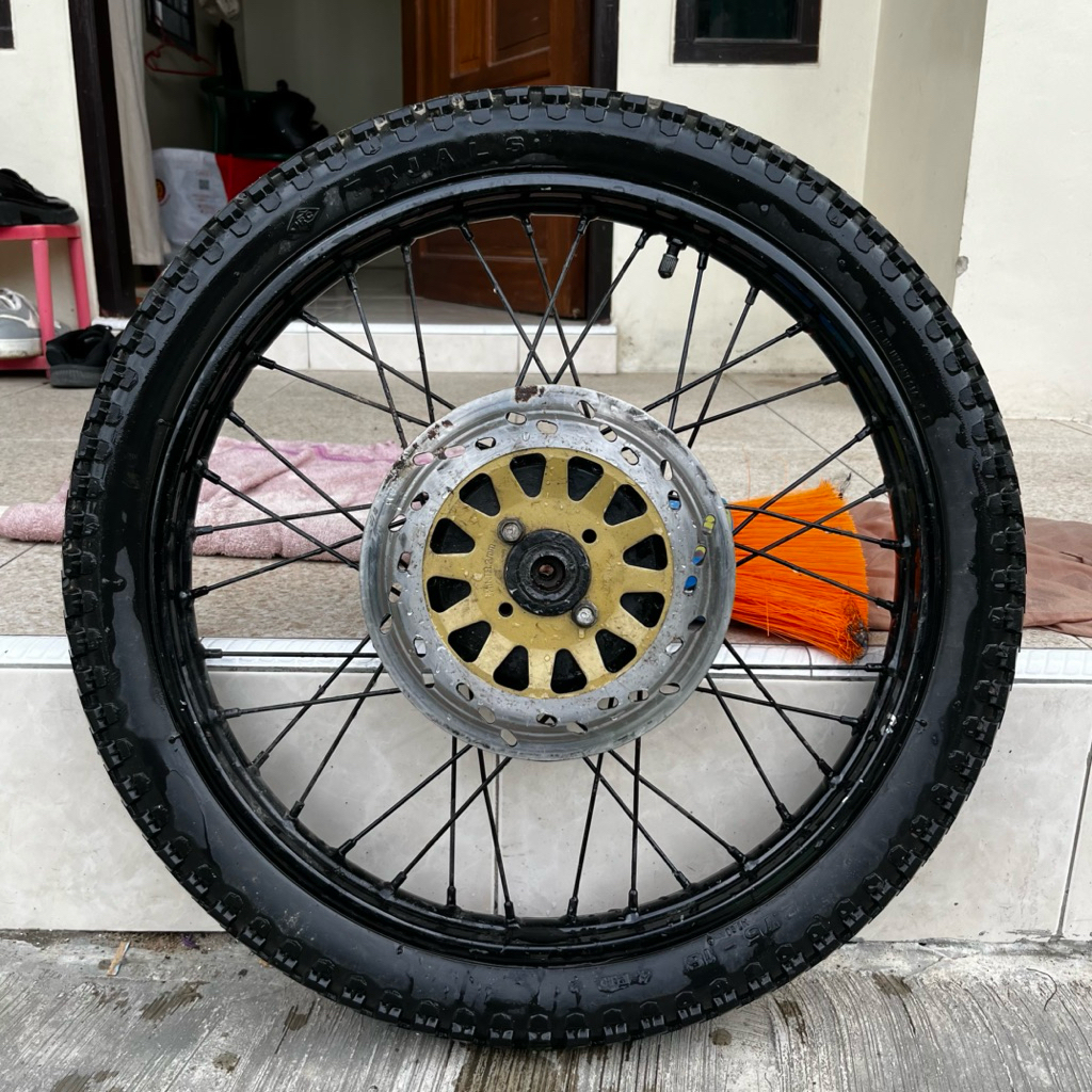 ban + velg honda win 100 depan belakang