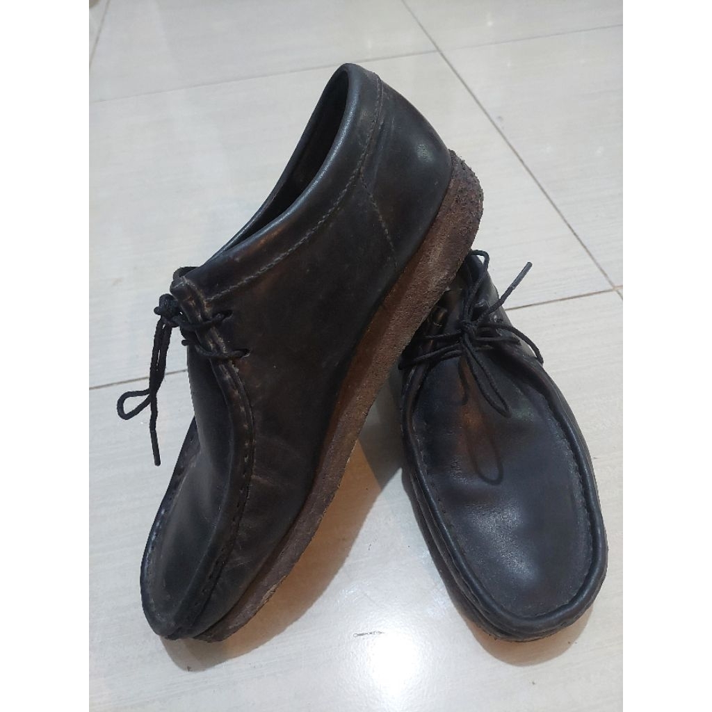 Sepatu Clarks Wallabee leather