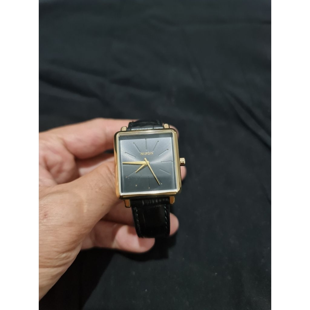 Nixon K-Squared gold