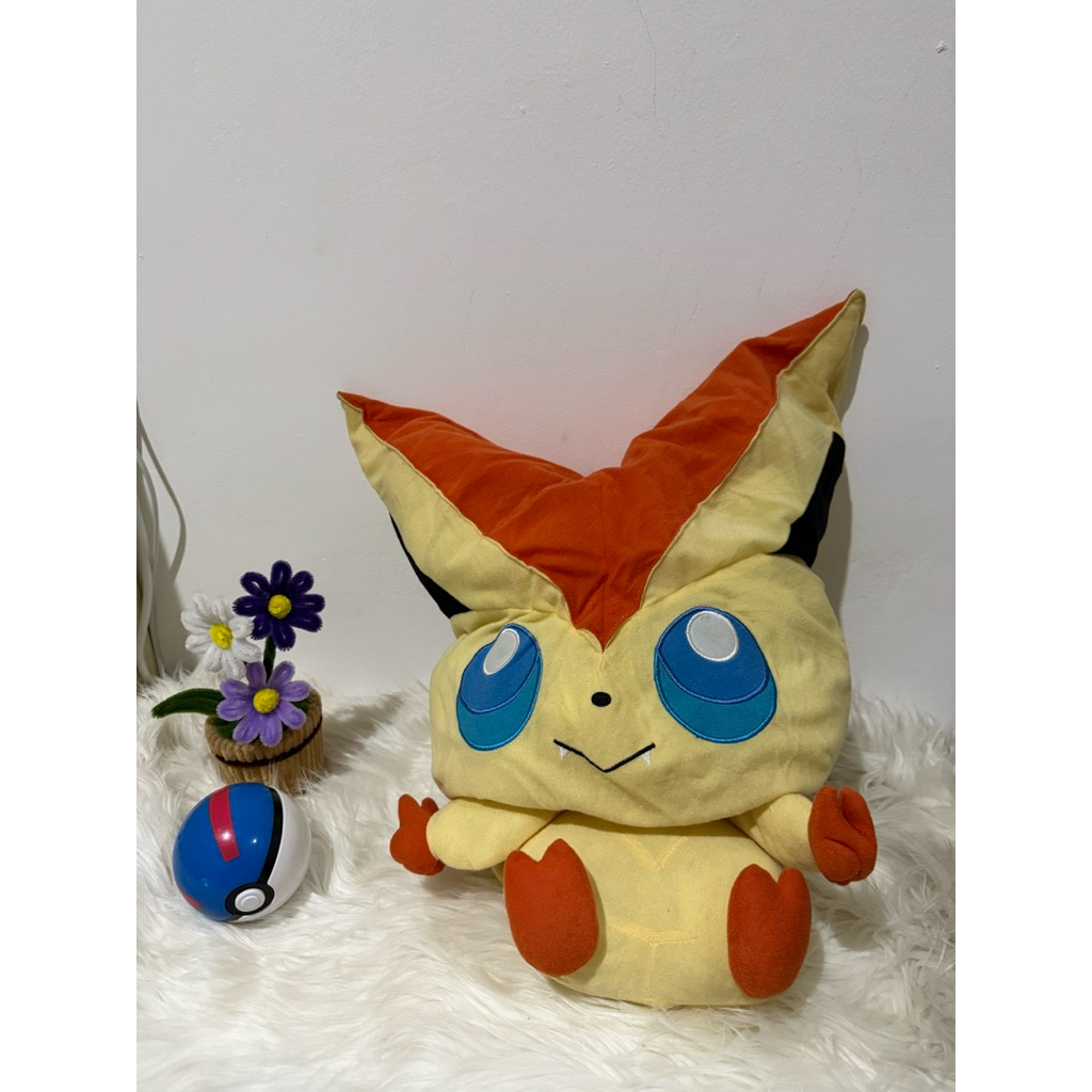 BONEKA POKEMON VICTINI