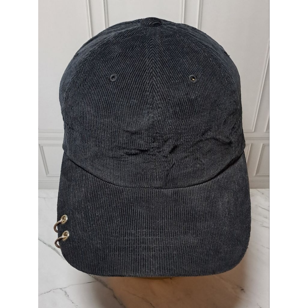 Topi Vintage Second Korea / Preloved Topi Beludru Hitam Tony Cap