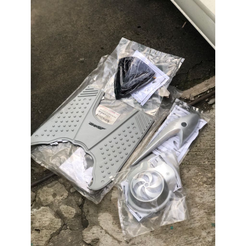 aksesoris accesoris beat karbu silver original ahm indonesia karpet beat karbu garnish speedometer g