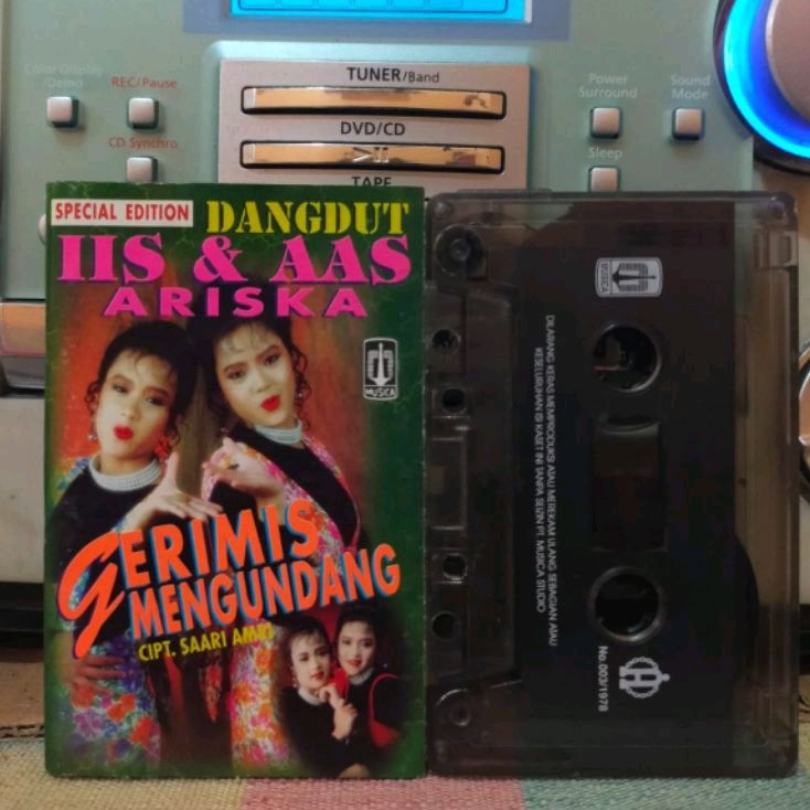 Kaset pita dangdut Iis dan Aas Ariska gerimis mengundang