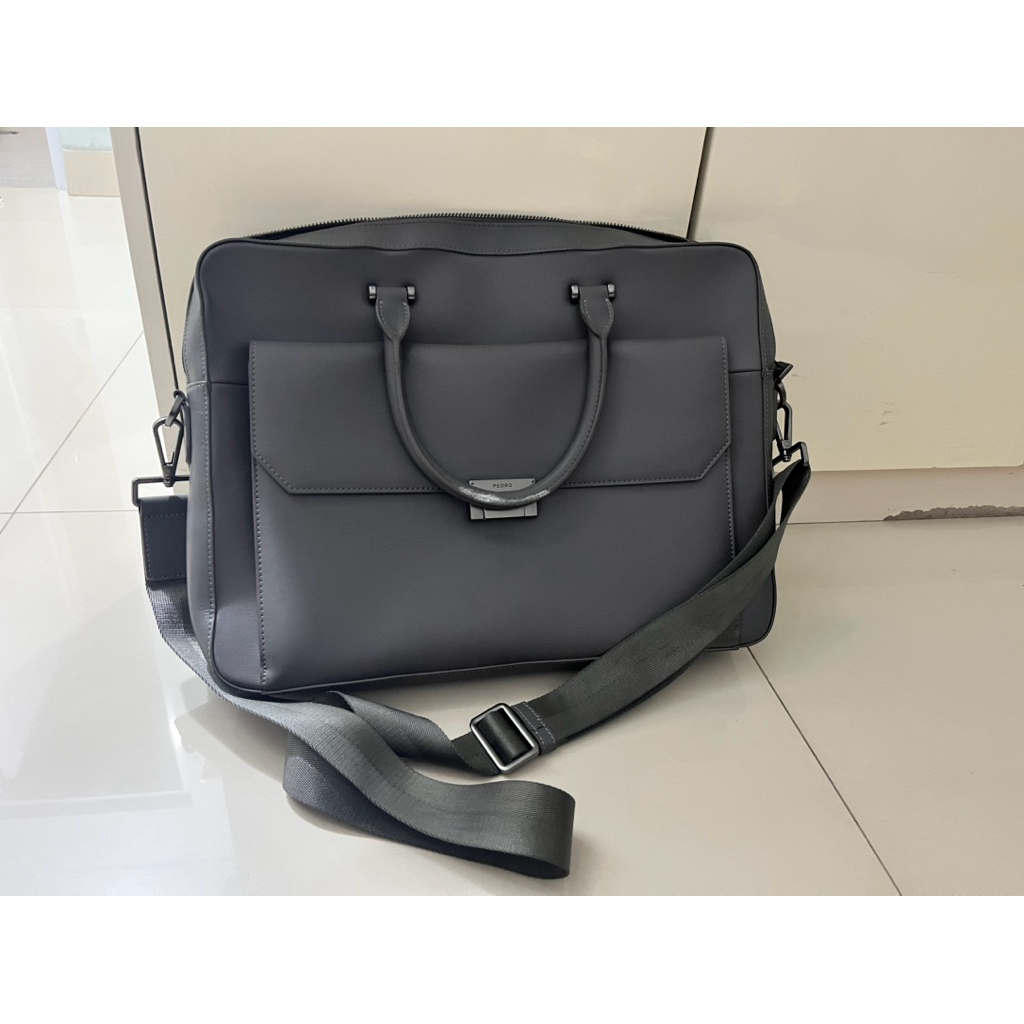 Preloved tas Pedro jinjing selempang original laptop second