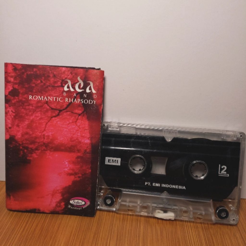 Kaset Ada Band - Romantic Rhapsody